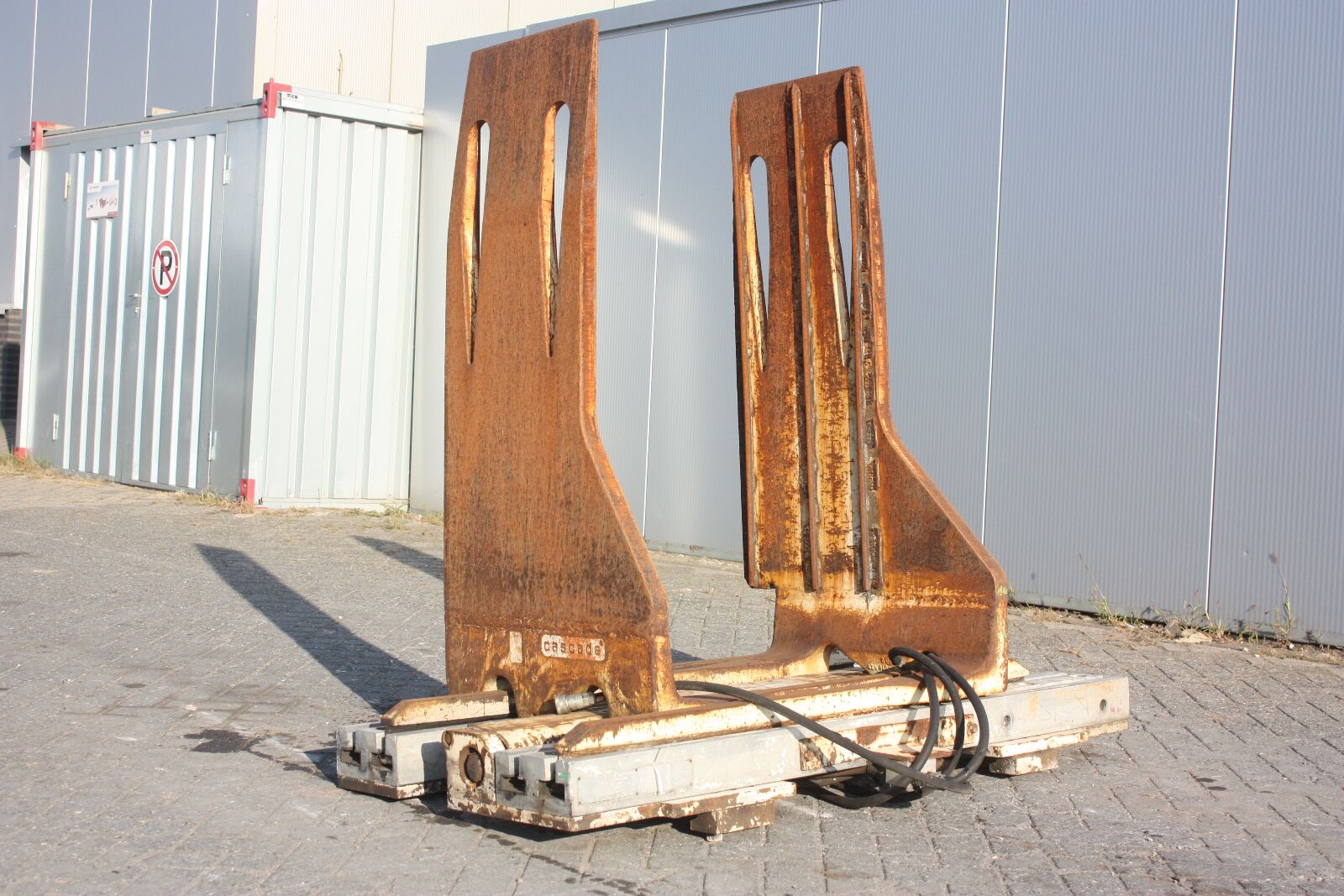 CASCADE Forklift clamp Implement Van Dijk Heavy Equipment
