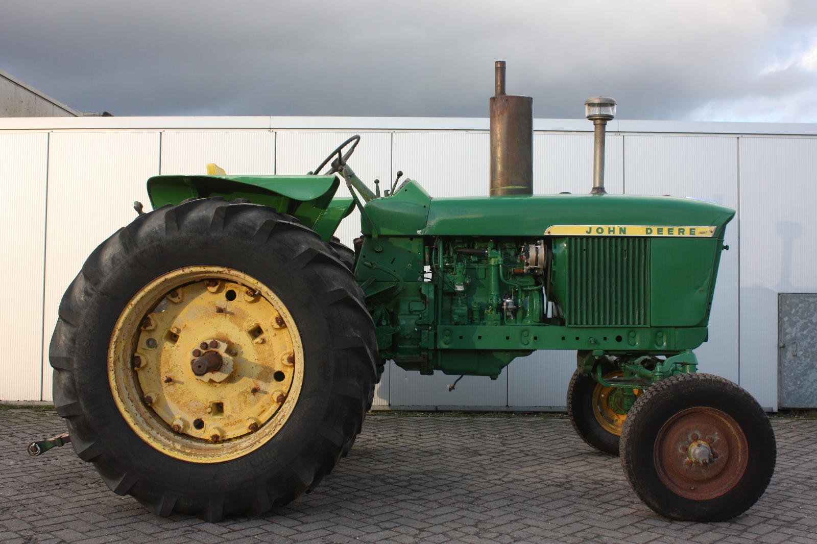 JOHN DEERE 3020 1967 Vintage Tractor | Van Dijk Heavy Equipment