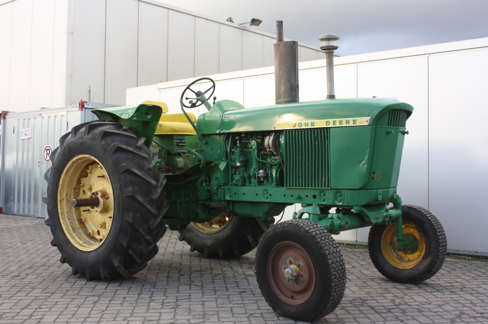 JOHN DEERE 3020 1967 Vintage Tractor | Van Dijk Heavy Equipment