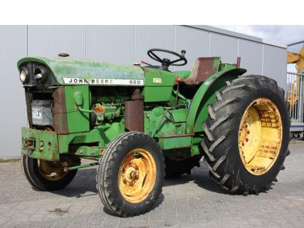 Detail JOHN DEERE 820VU 1973 Vineyard tractorVan Dijk Heavy Equipment