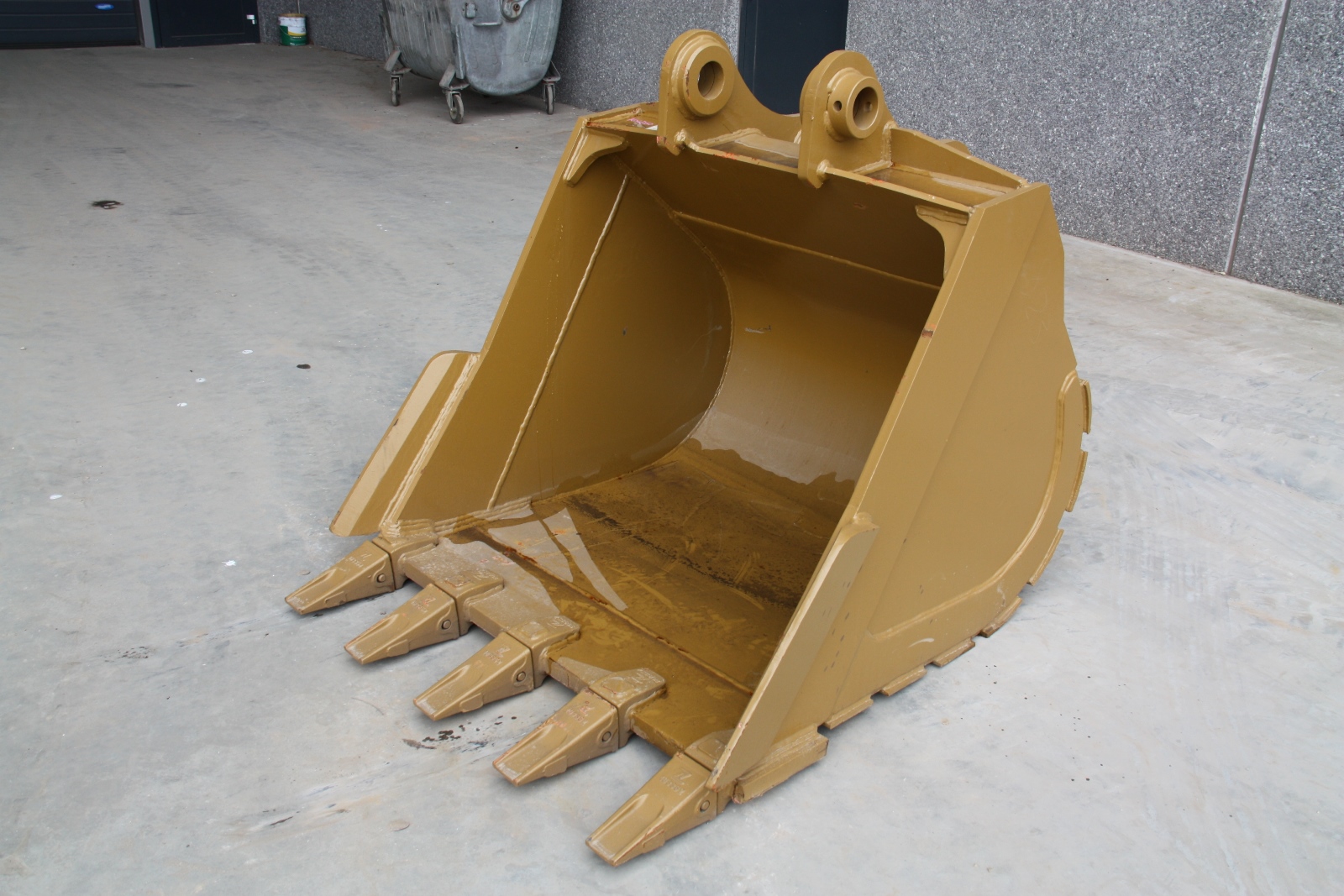 BUCKET Bucket 320 Bucket | Van Dijk Heavy Equipment