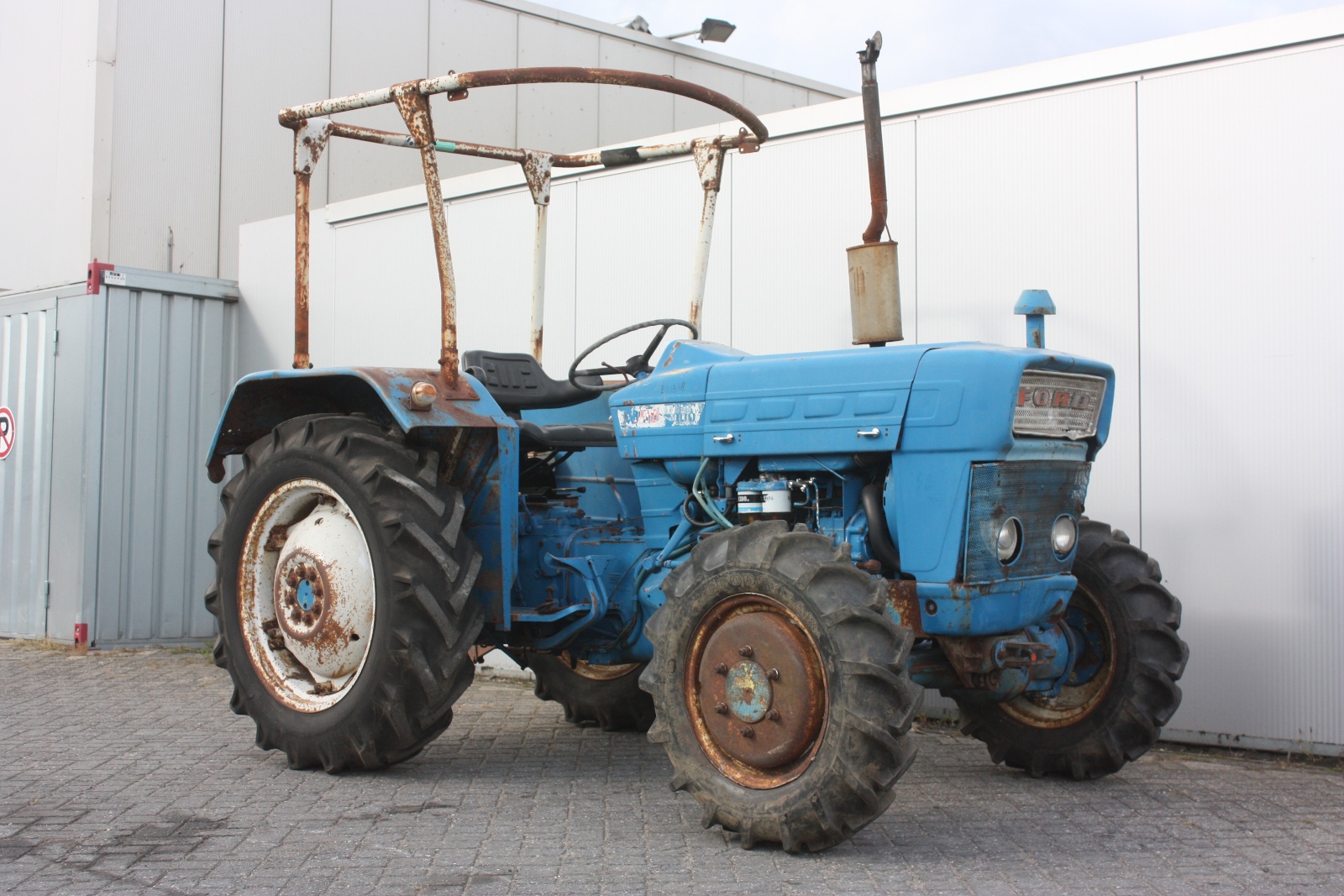 1967 Ford 2000 tractor #7
