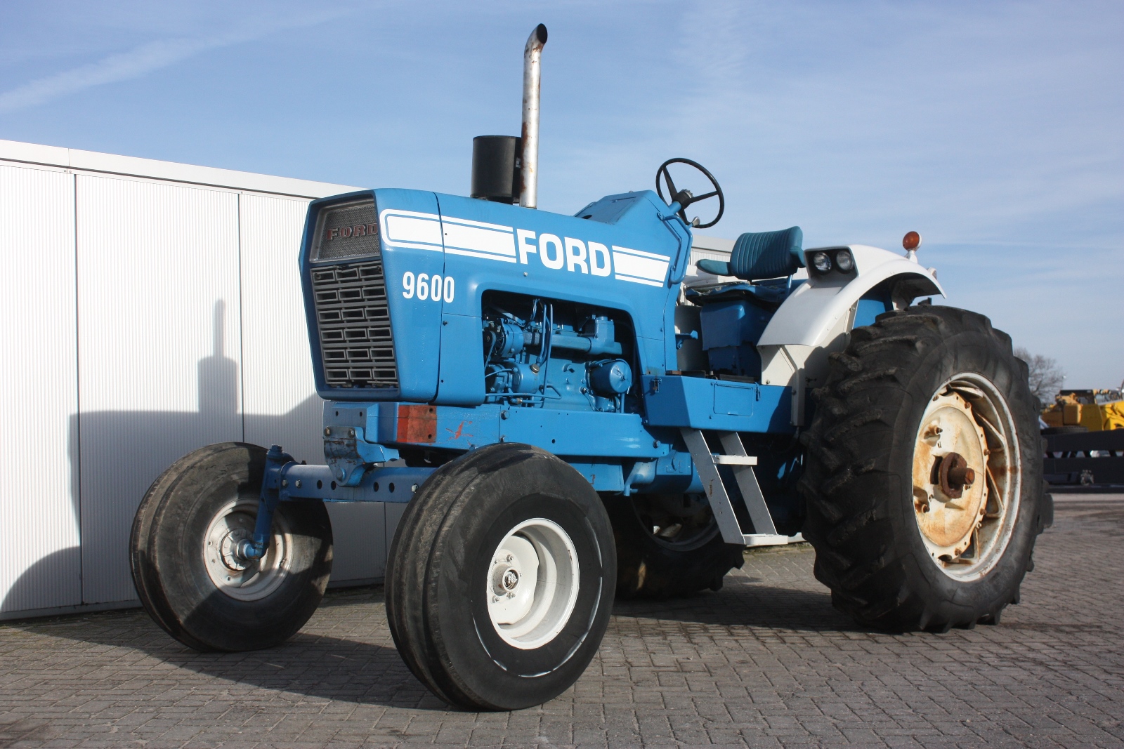 Ford 9600 tractor data