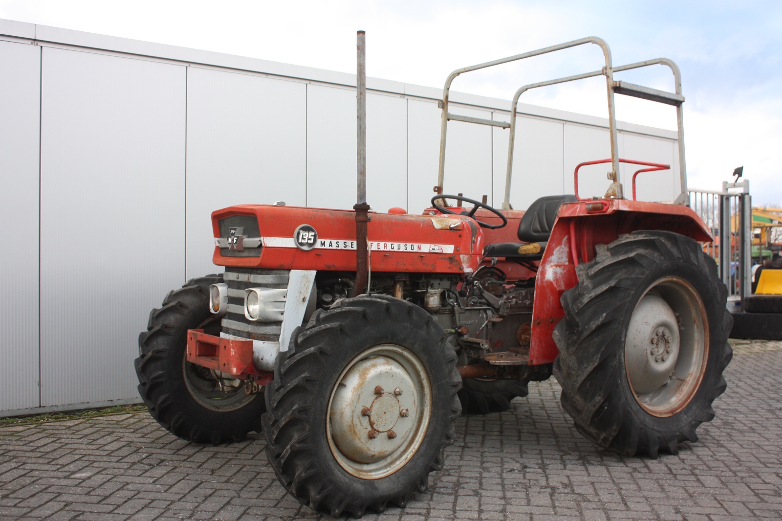 MASSEY FERGUSON 135 4WD 1972 Agricultural tractor | Van Dijk Heavy ...