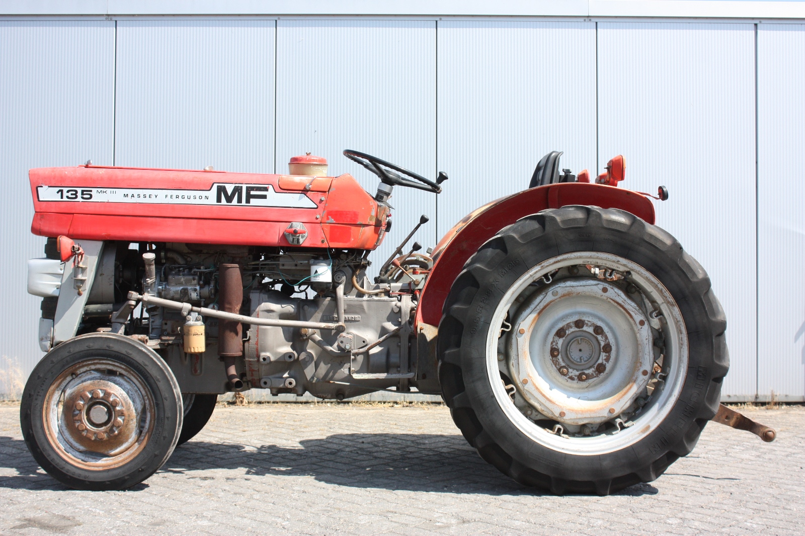 MASSEY FERGUSON 135 1977 Vineyard tractor | Van Dijk Heavy Equipment