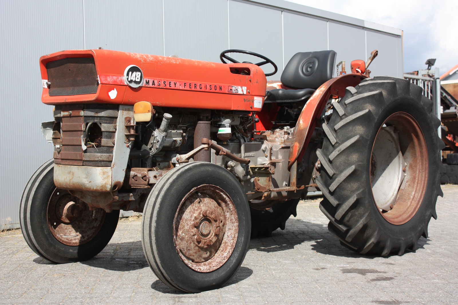 MASSEY FERGUSON 148V 1975 Vineyard tractor | Van Dijk Heavy Equipment