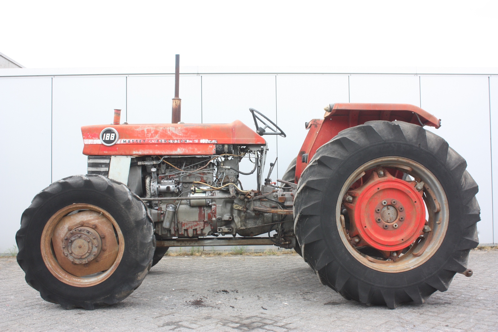 MASSEY FERGUSON 188 4WD 1974 Agricultural tractor | Van Dijk Heavy ...